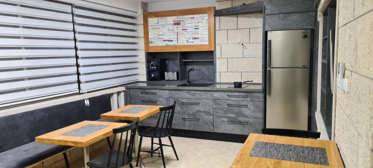 Maria'S Guesthouse - Uphill View Of Nazareth F 外观 照片